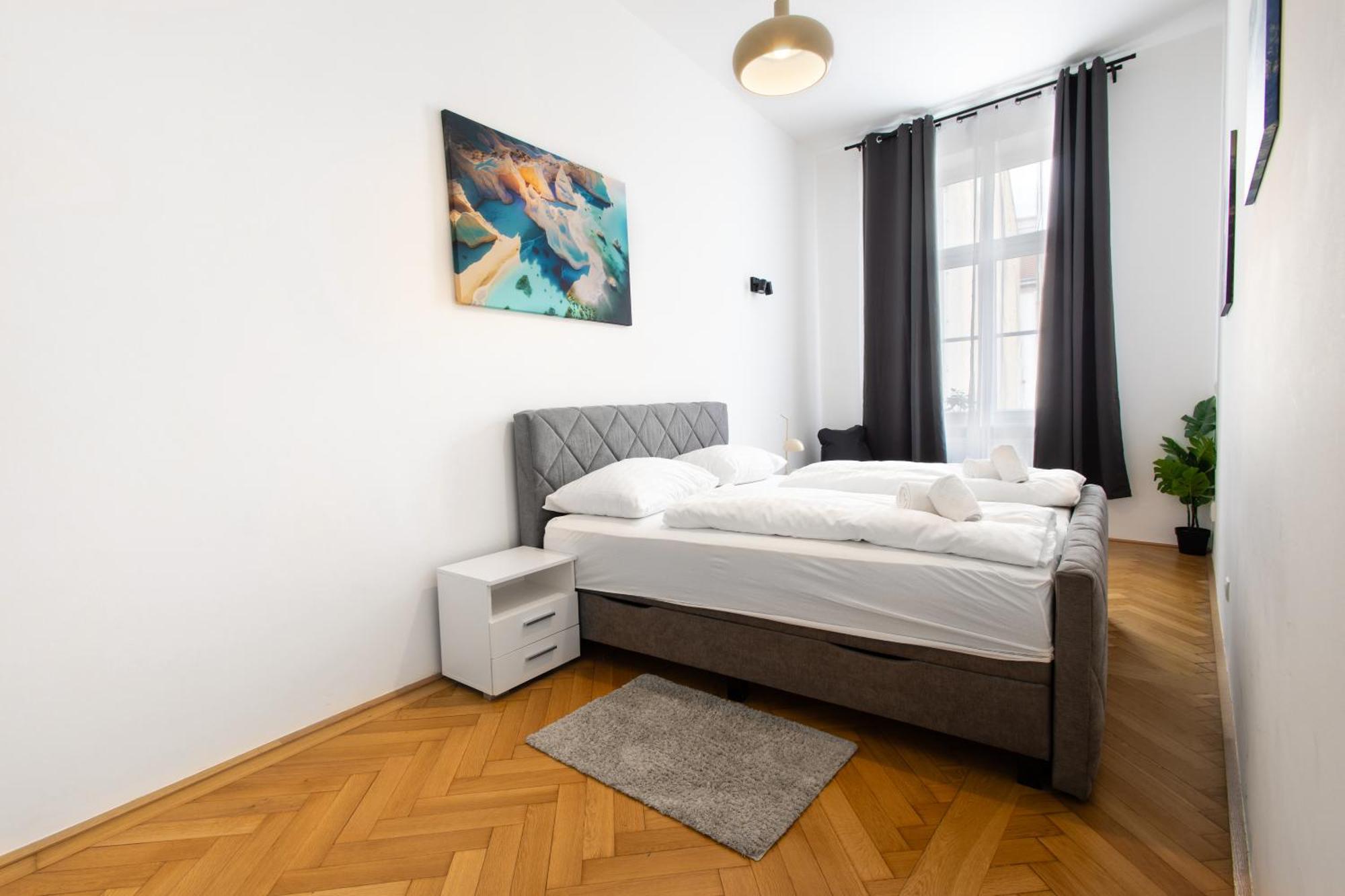 4 Red Star 8 * Wien